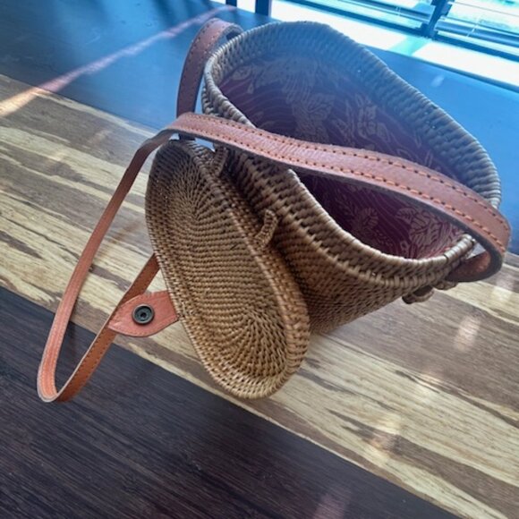 Bali Cross Body Bucket Bag - Picture 6 of 12